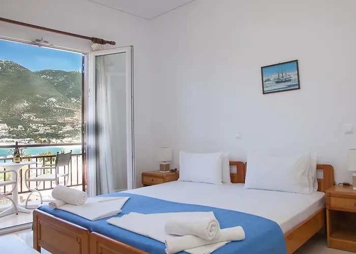 Captain's 3* Vasiliki (Lefkada)
